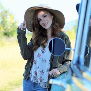 Meet your Posher, Brooke